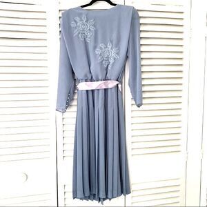 Vintage Ursula of Switzerland Blue Embroidered Pleated Belt High Neck Dress 9/10